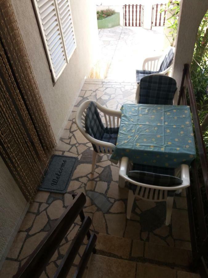 Apartman Nona Povljana Zewnętrze zdjęcie